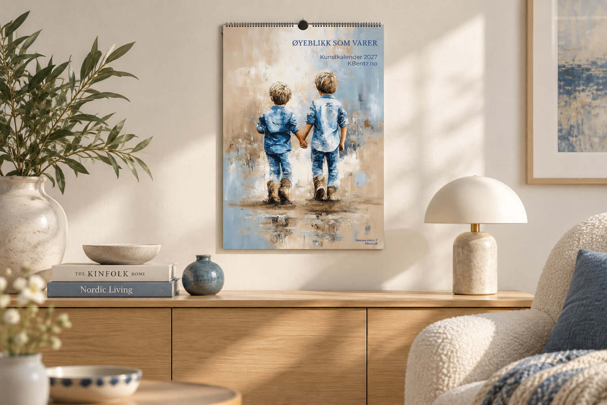 Øyeblikk som varer kunstkalender 2027 henger på veggen i et stilrent rom med moderne møbler. – moderne veggkunst | KBentz.no